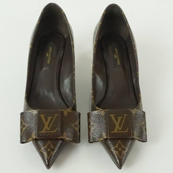 LOUIS VUITTON Patent Monogram Pumps - Picture 1 of 2